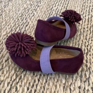 Cat & Jack Casual Pom-Pom Toddler Shoe (size 6)